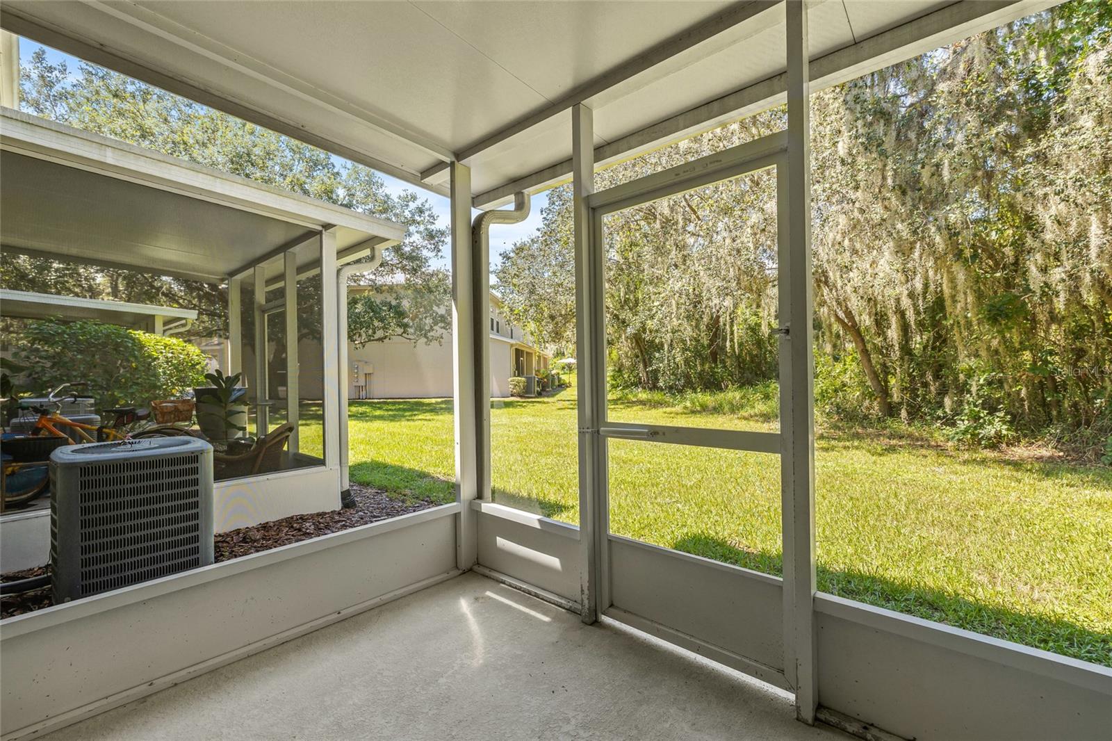 Image 34 of 48 For 15942 Fishhawk View Drive