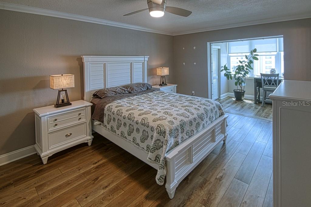 Image 10 of 17 For 4575 Cove Circle 602