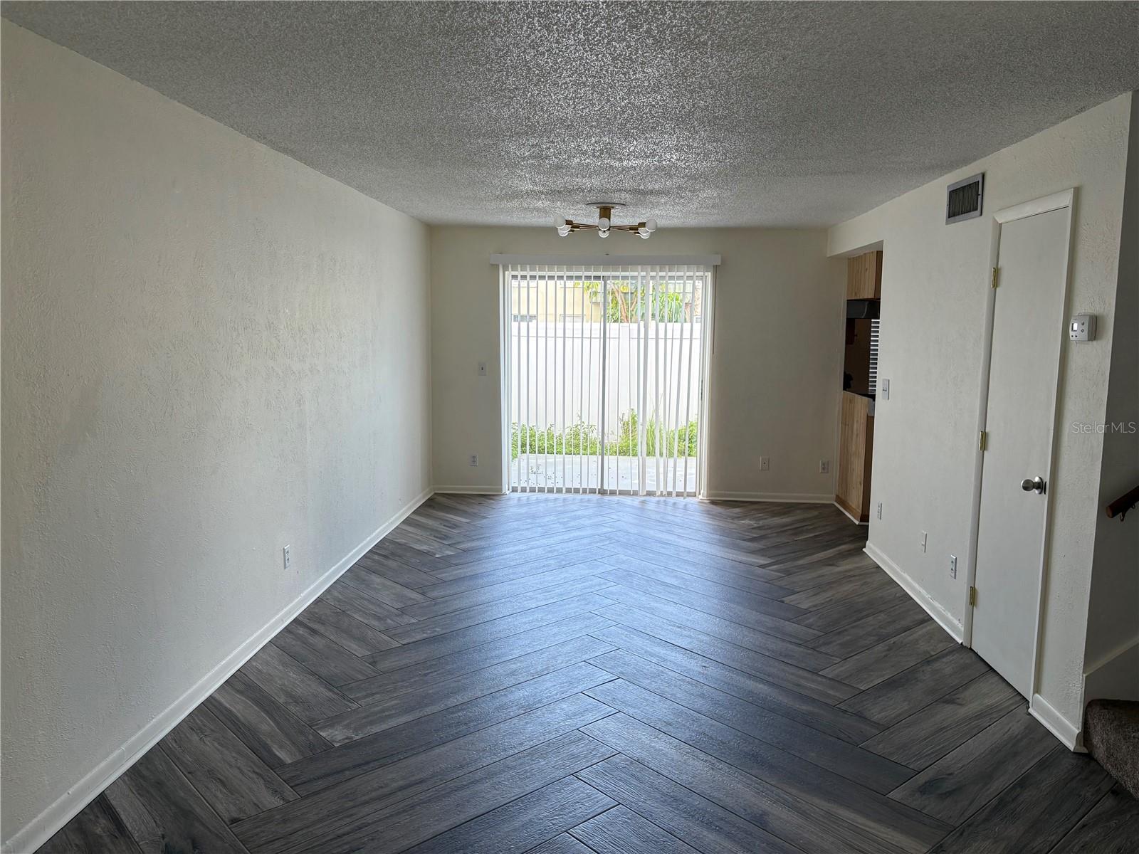 Image 6 of 28 For 1799 Highland Avenue 37