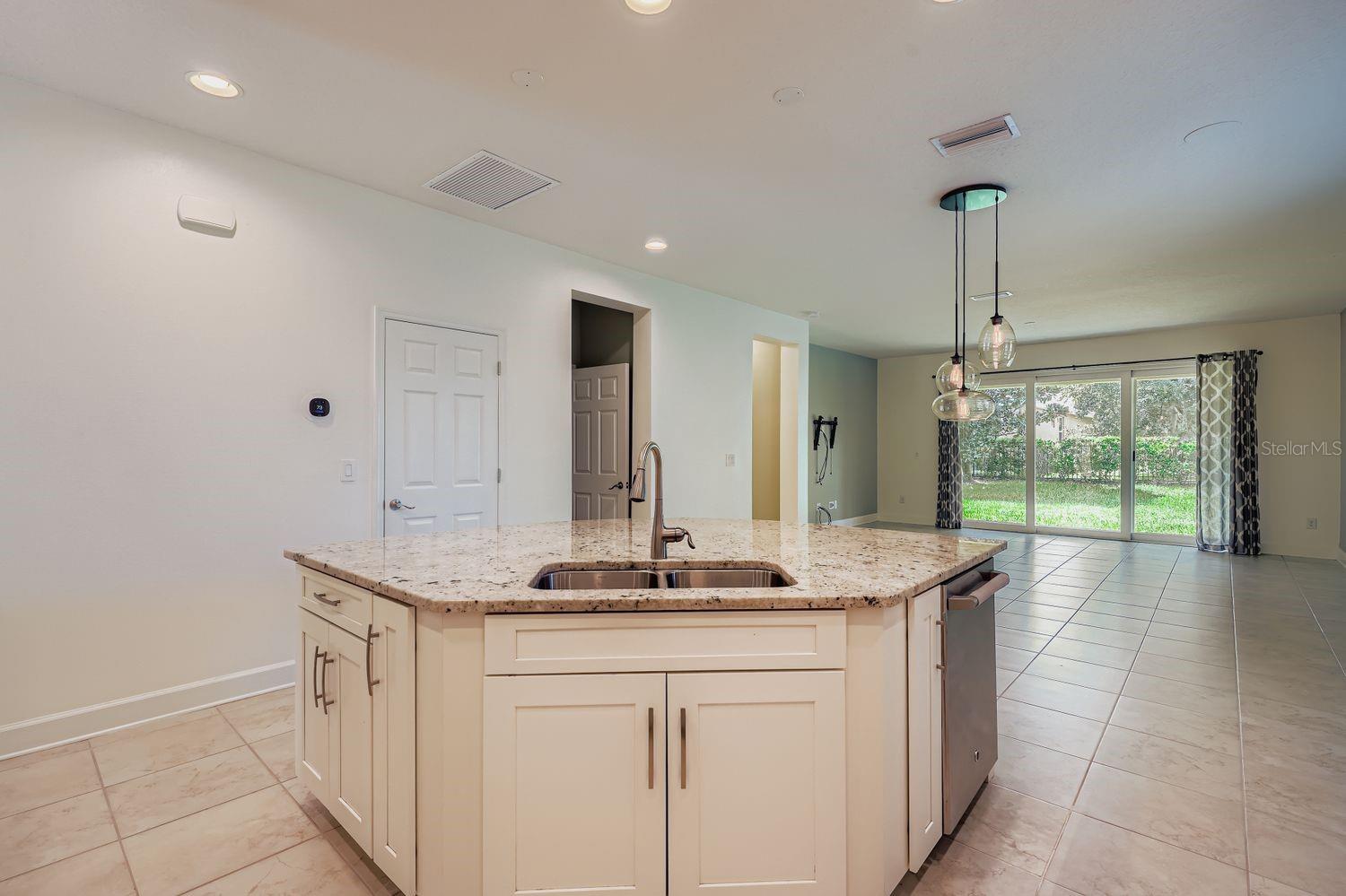 Image 11 of 31 For 5913 Chert Hill Lane