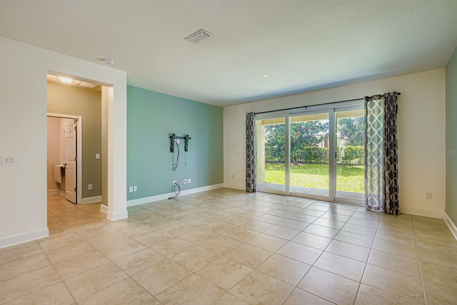 Image 13 of 31 For 5913 Chert Hill Lane