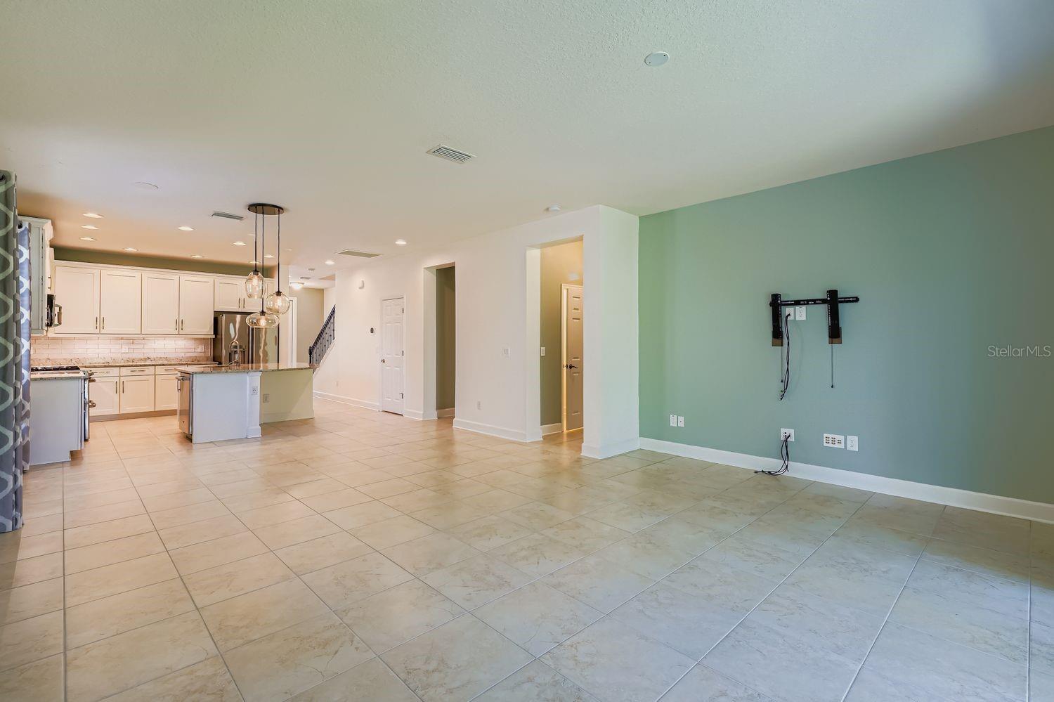 Image 14 of 31 For 5913 Chert Hill Lane