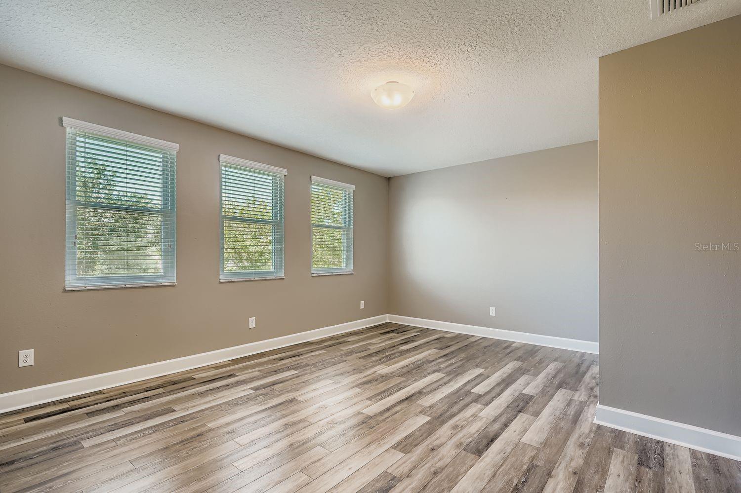 Image 19 of 31 For 5913 Chert Hill Lane