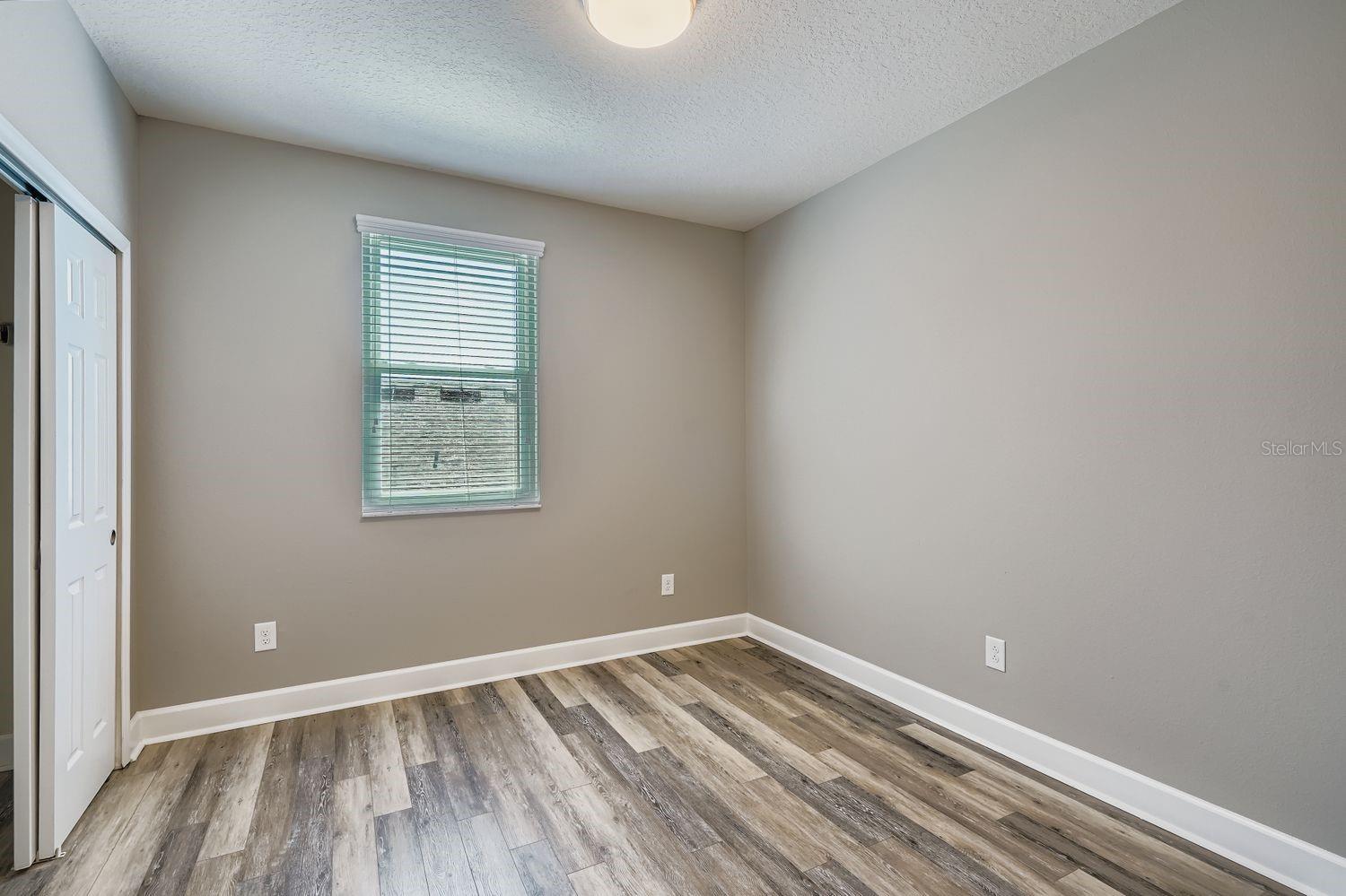 Image 23 of 31 For 5913 Chert Hill Lane