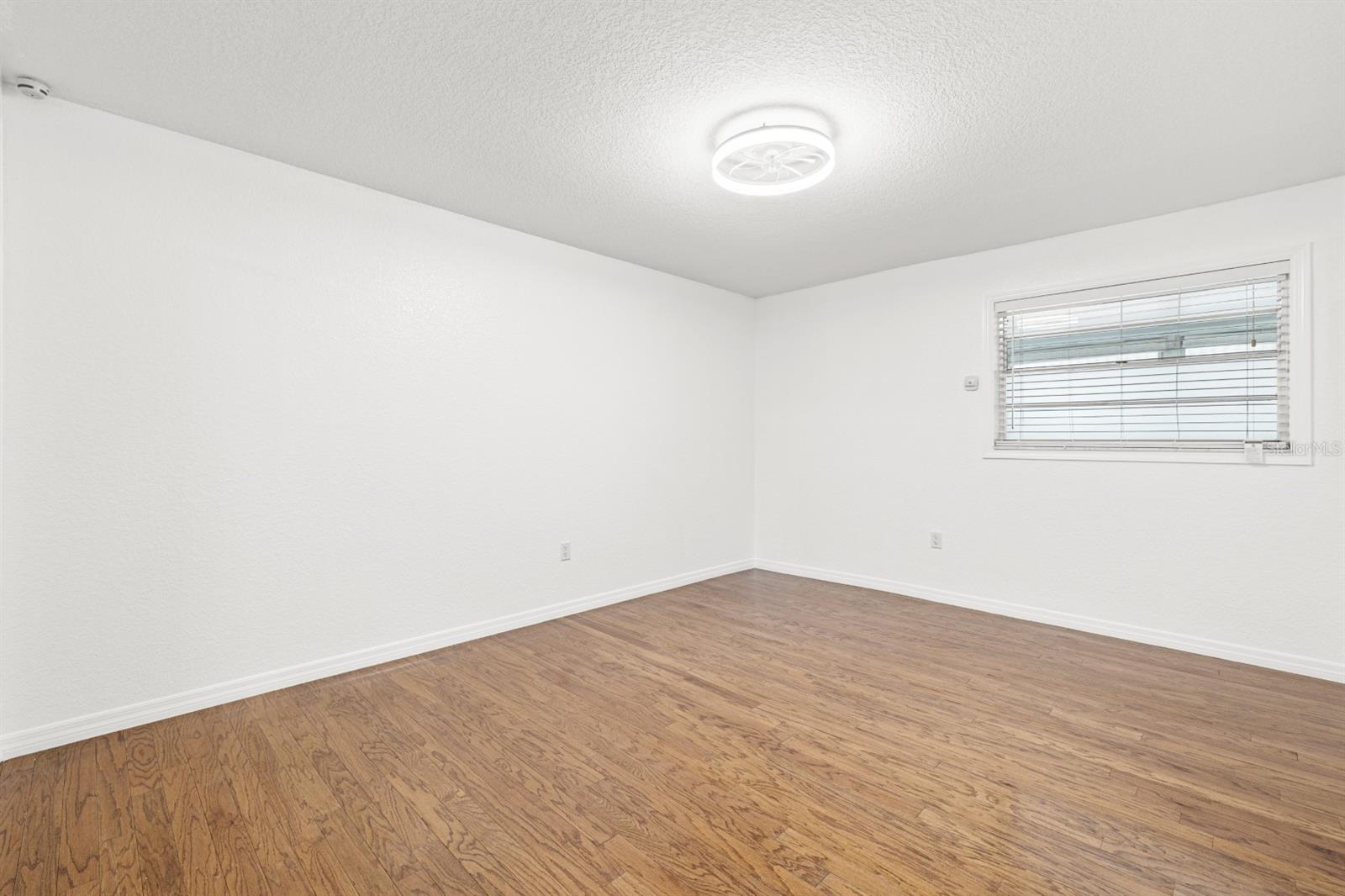 Image 15 of 29 For 2050 58th Avenue N 25
