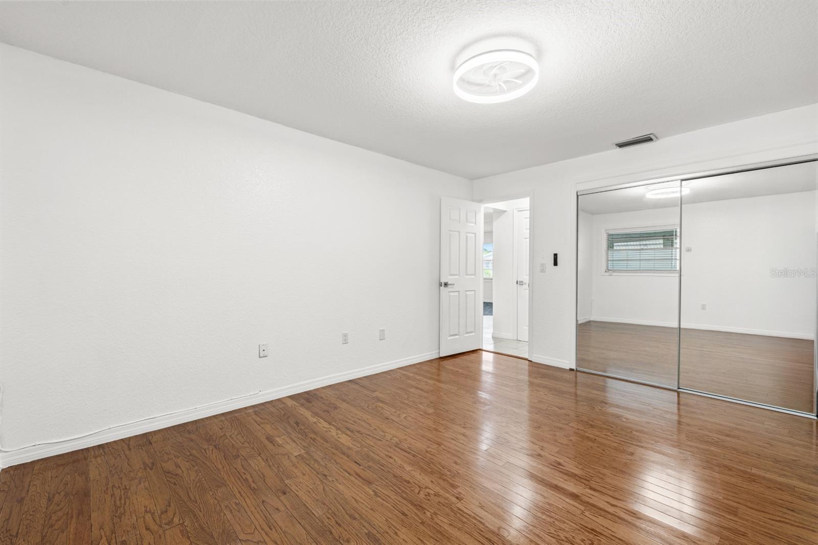 Image 16 of 29 For 2050 58th Avenue N 25
