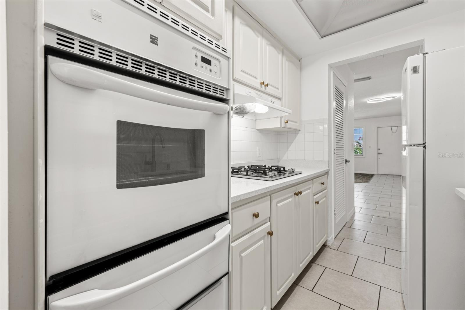 Image 8 of 29 For 2050 58th Avenue N 25
