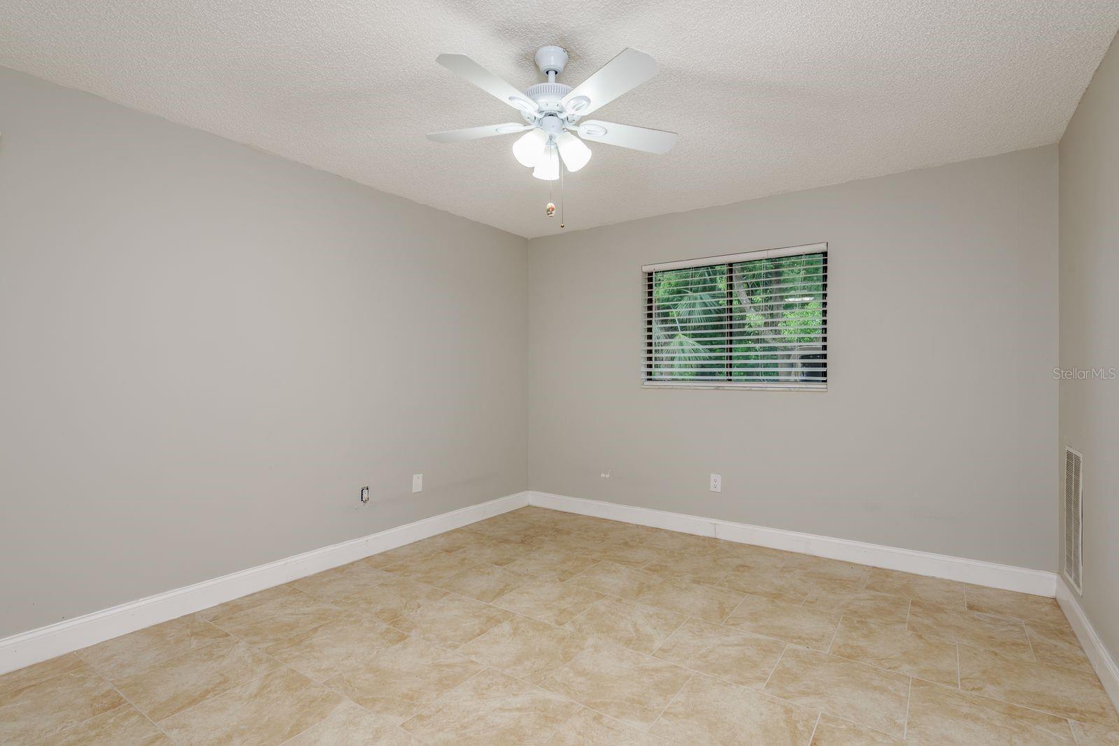 Image 18 of 25 For 1690 Curlew Road