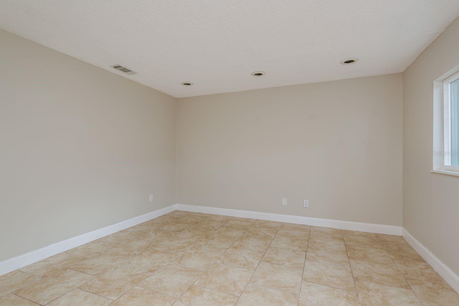 Image 20 of 25 For 1690 Curlew Road