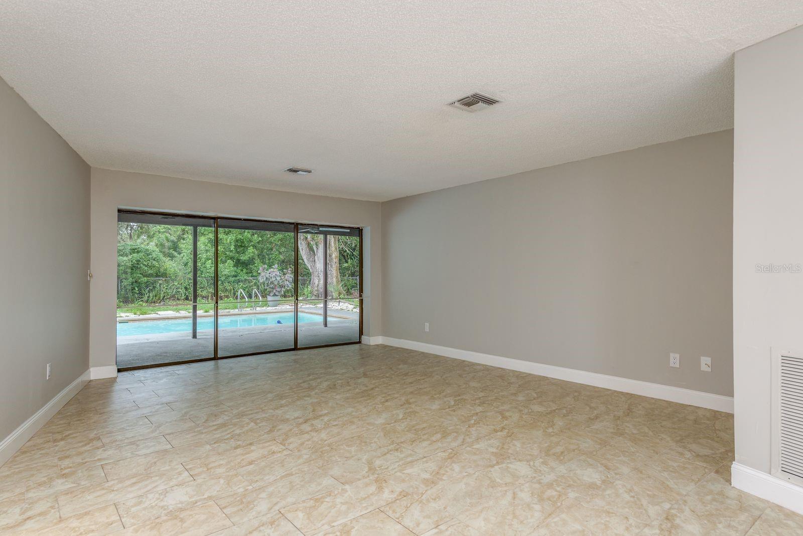 Image 4 of 25 For 1690 Curlew Road