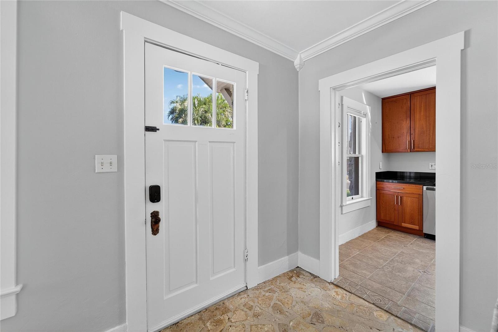 Image 12 of 89 For 1933 3rd Avenue W