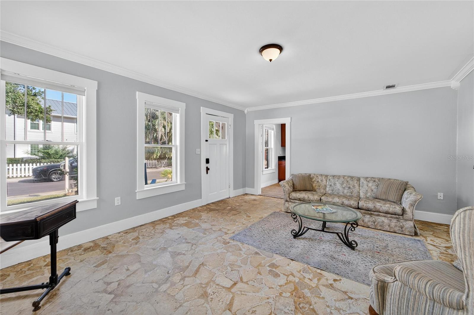 Image 15 of 89 For 1933 3rd Avenue W