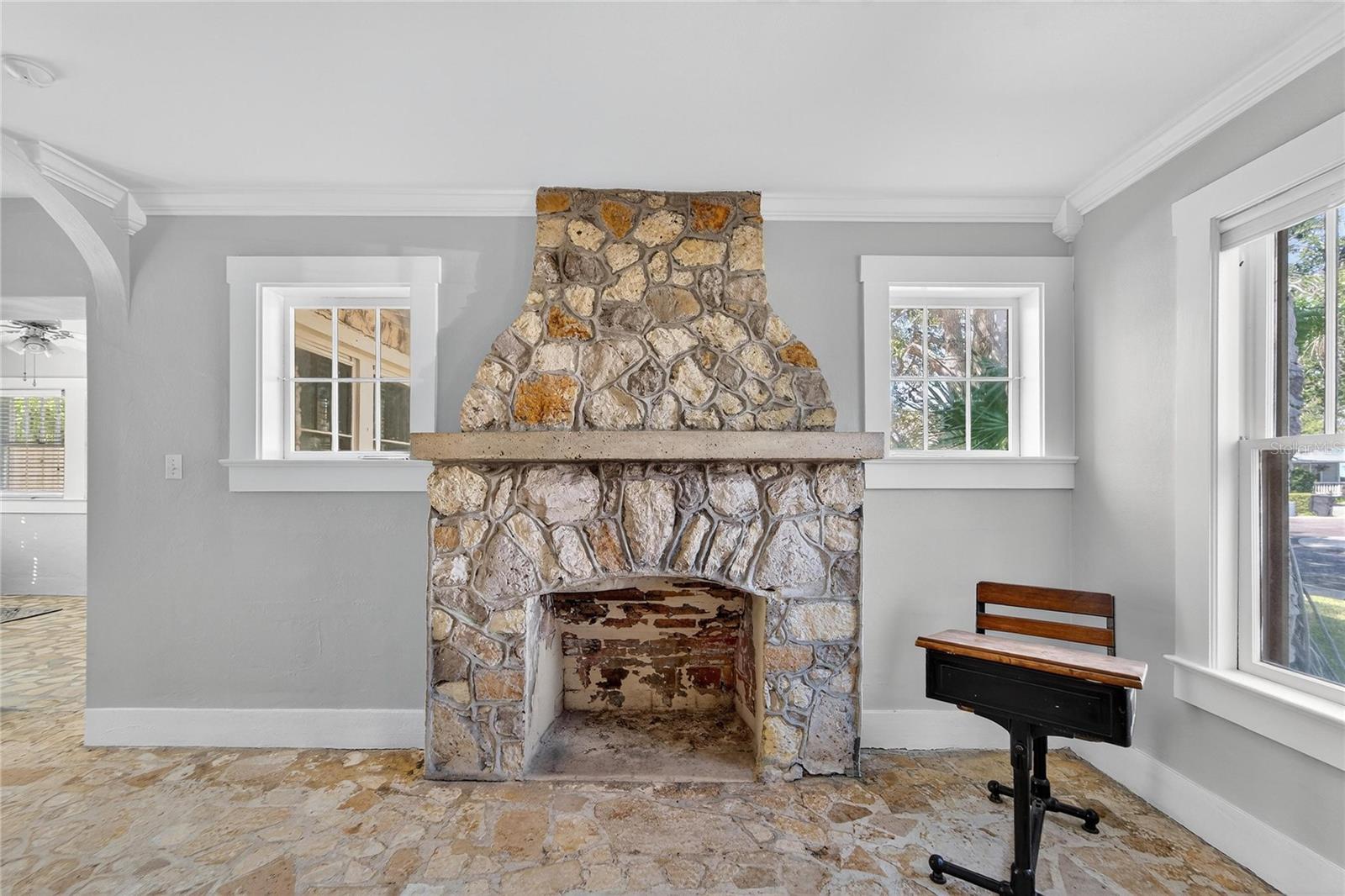 Image 16 of 89 For 1933 3rd Avenue W