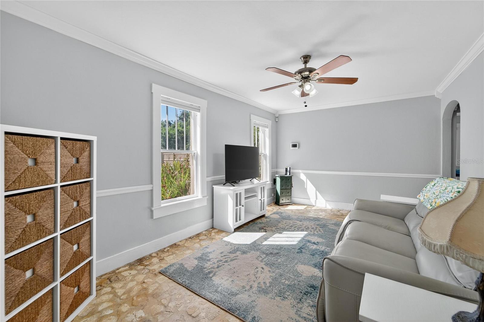 Image 18 of 89 For 1933 3rd Avenue W