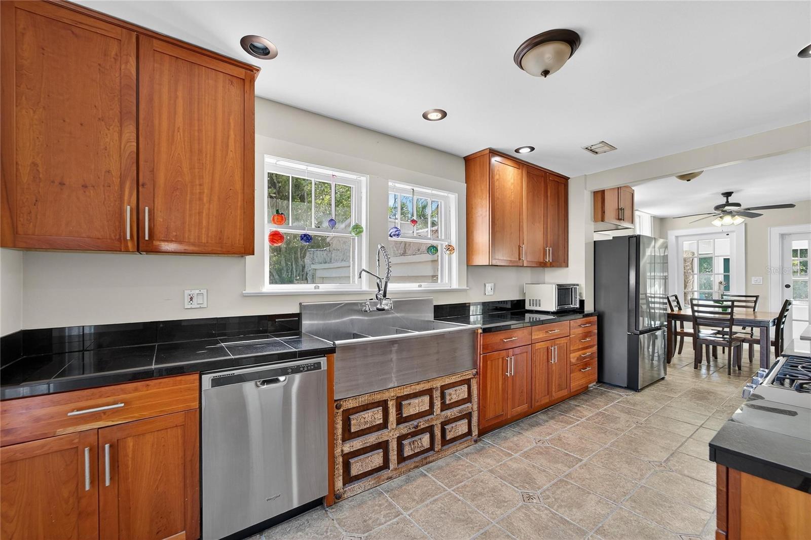 Image 21 of 89 For 1933 3rd Avenue W