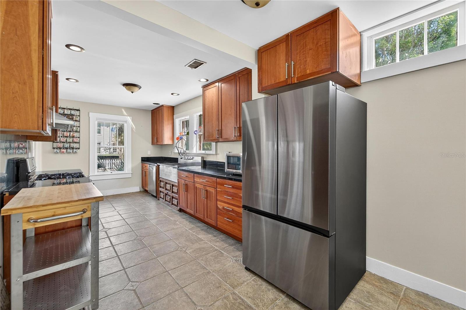 Image 23 of 89 For 1933 3rd Avenue W