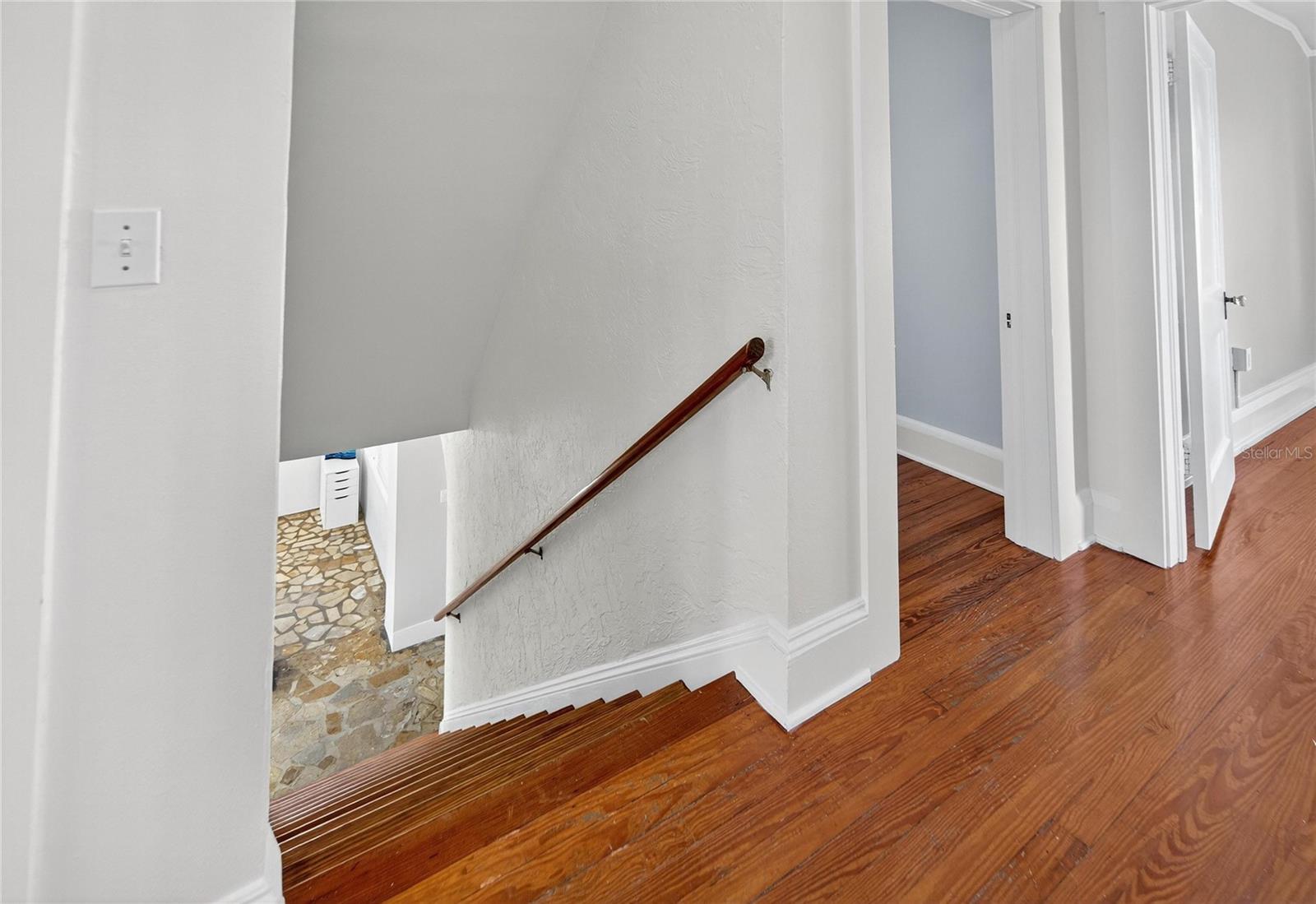 Image 30 of 89 For 1933 3rd Avenue W