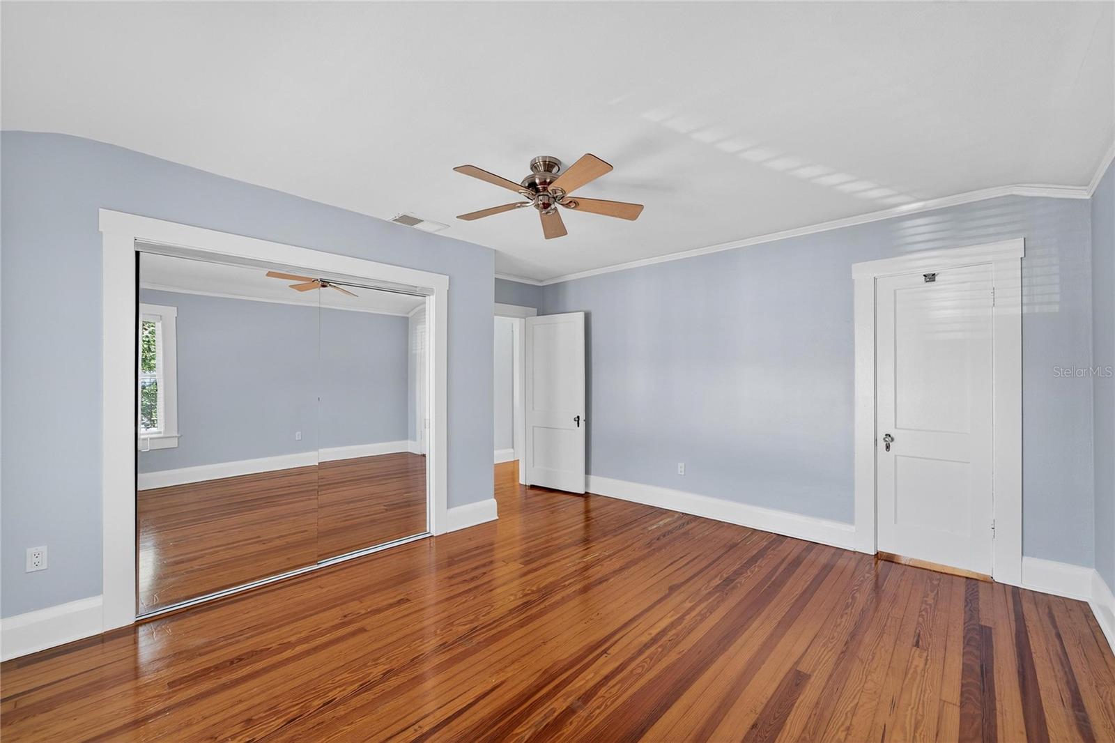 Image 35 of 89 For 1933 3rd Avenue W