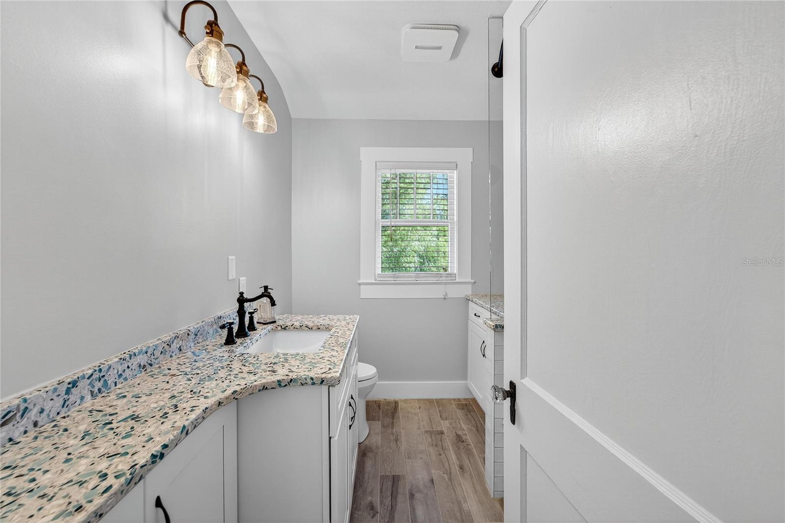 Image 39 of 89 For 1933 3rd Avenue W