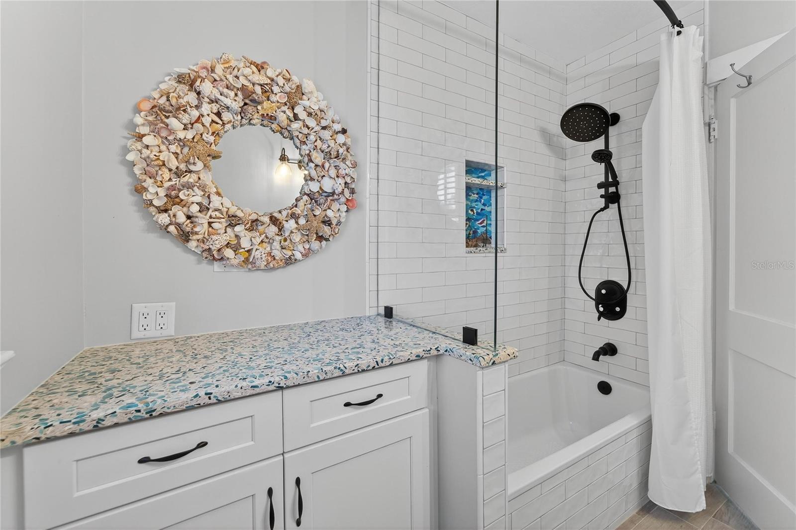 Image 40 of 89 For 1933 3rd Avenue W