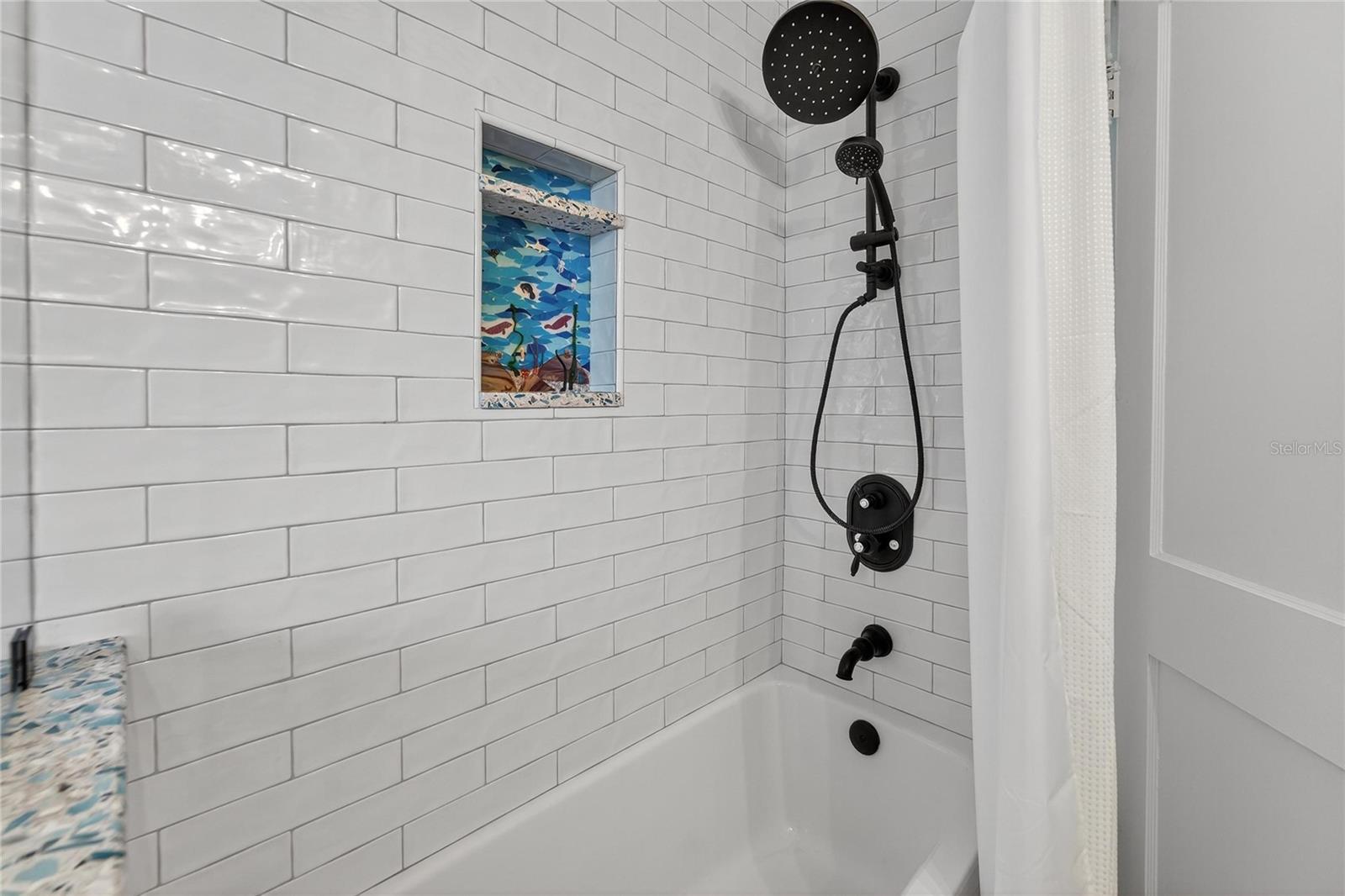 Image 42 of 89 For 1933 3rd Avenue W