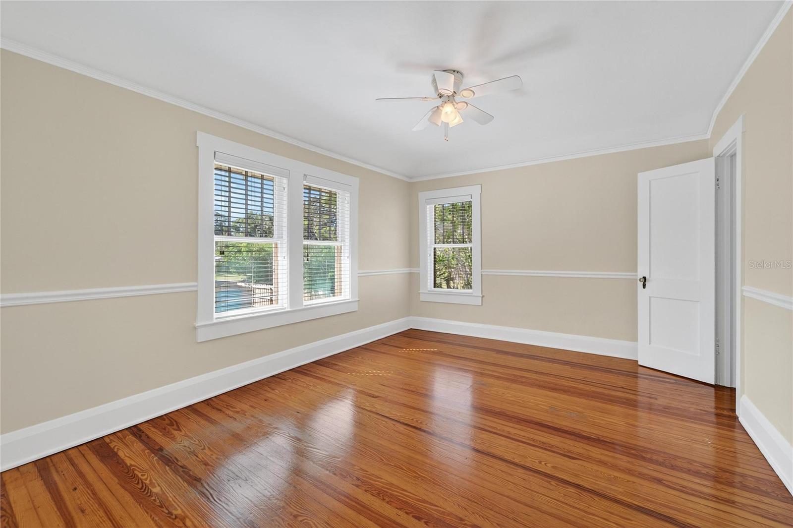 Image 47 of 89 For 1933 3rd Avenue W