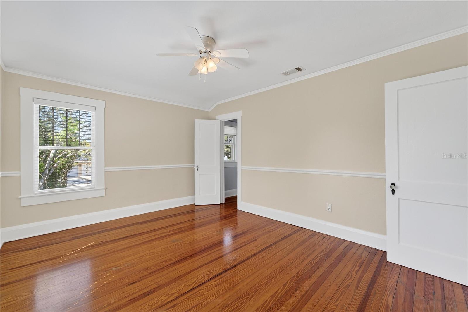 Image 48 of 89 For 1933 3rd Avenue W