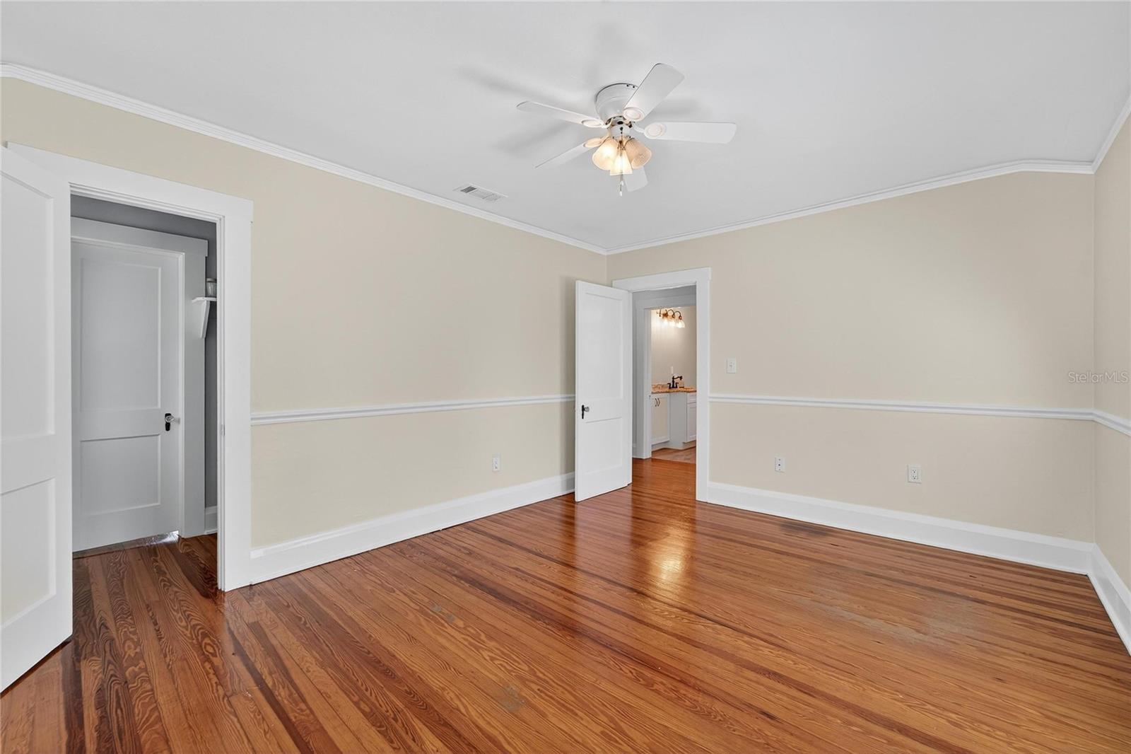 Image 49 of 89 For 1933 3rd Avenue W