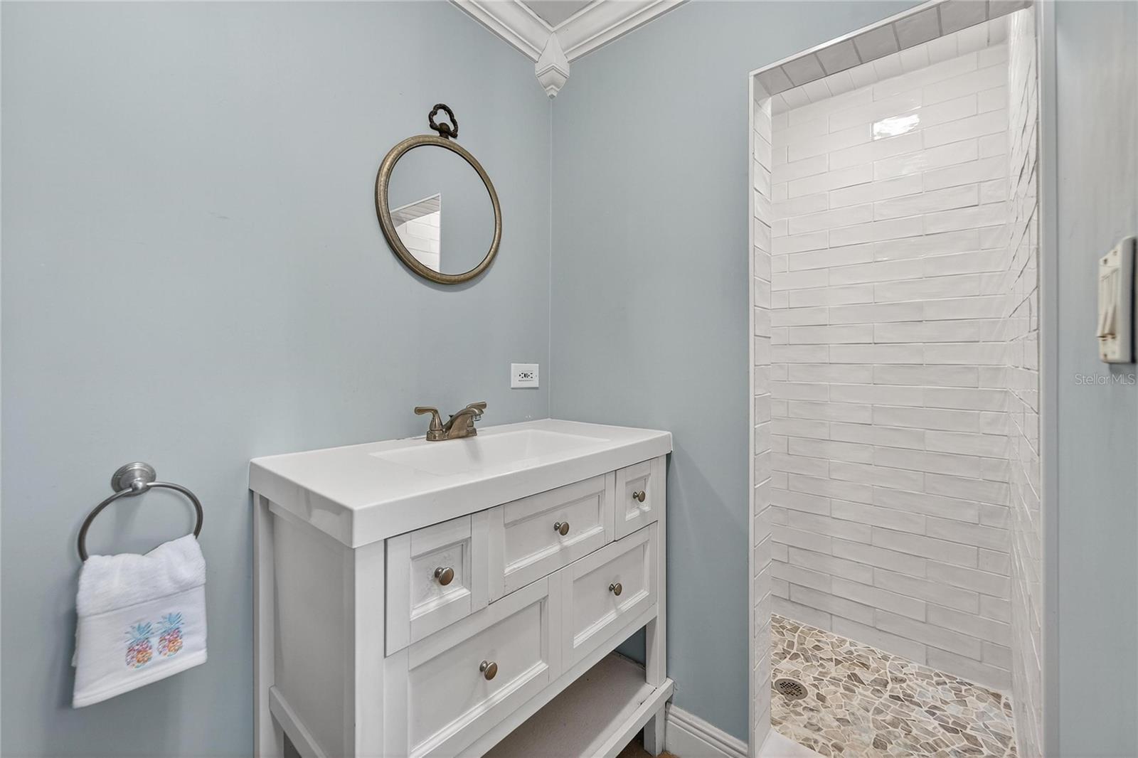 Image 50 of 89 For 1933 3rd Avenue W