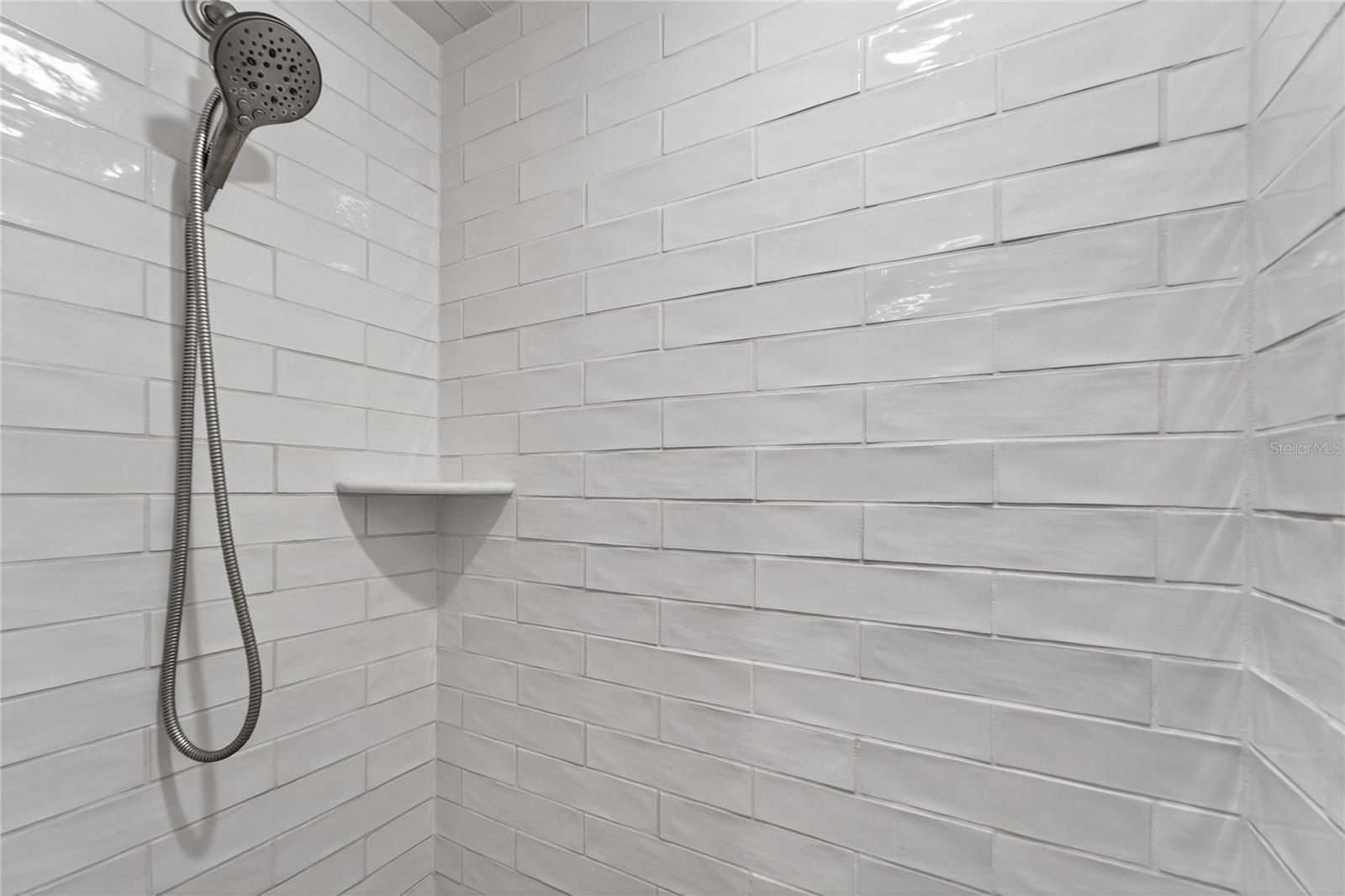 Image 52 of 89 For 1933 3rd Avenue W