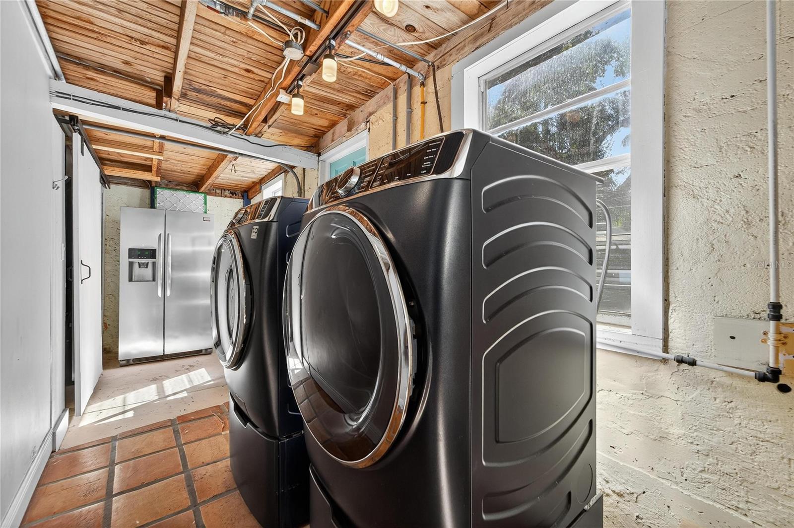 Image 53 of 89 For 1933 3rd Avenue W