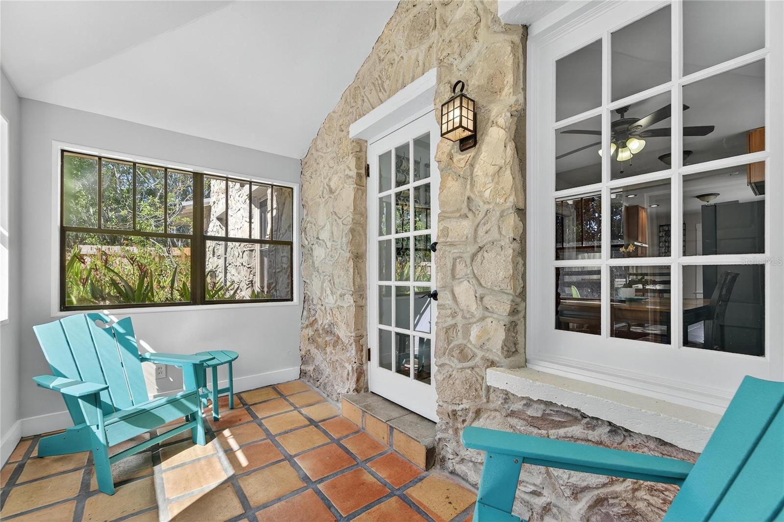 Image 57 of 89 For 1933 3rd Avenue W