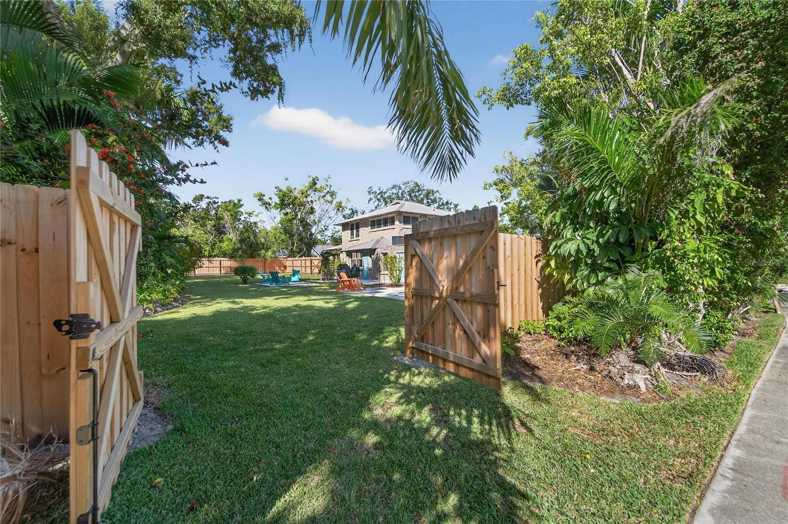 Image 6 of 89 For 1933 3rd Avenue W