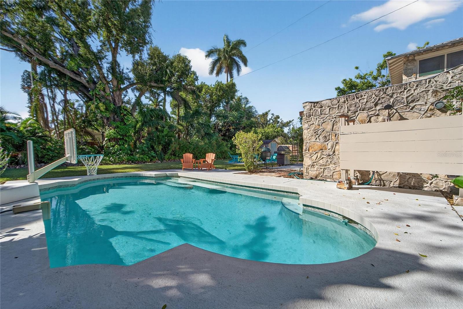 Image 61 of 89 For 1933 3rd Avenue W