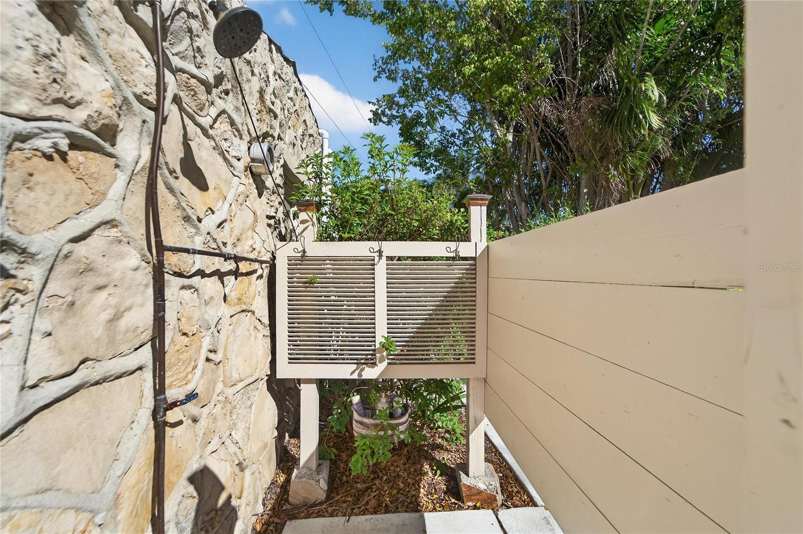 Image 62 of 89 For 1933 3rd Avenue W