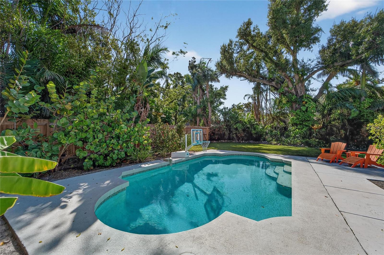 Image 65 of 89 For 1933 3rd Avenue W