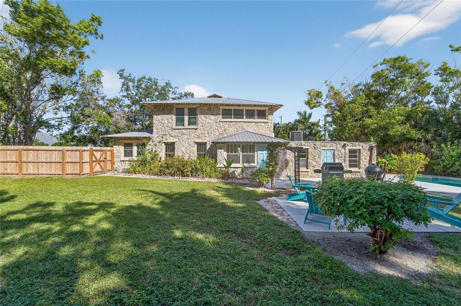 Image 68 of 89 For 1933 3rd Avenue W