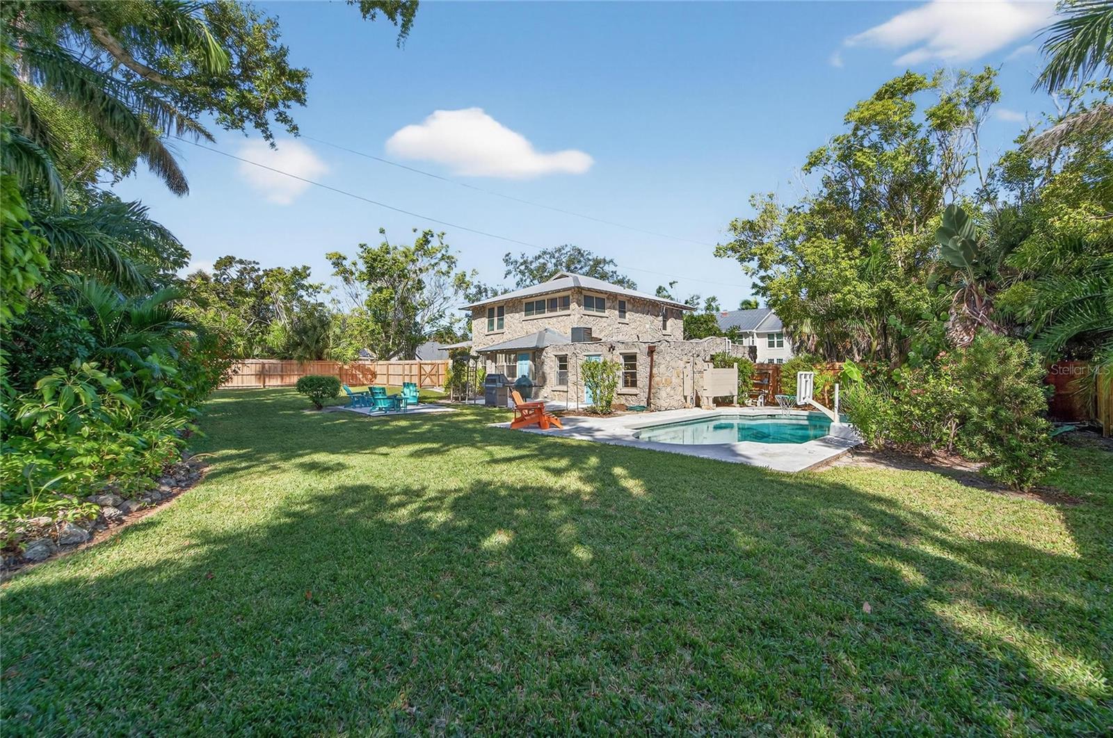 Image 7 of 89 For 1933 3rd Avenue W