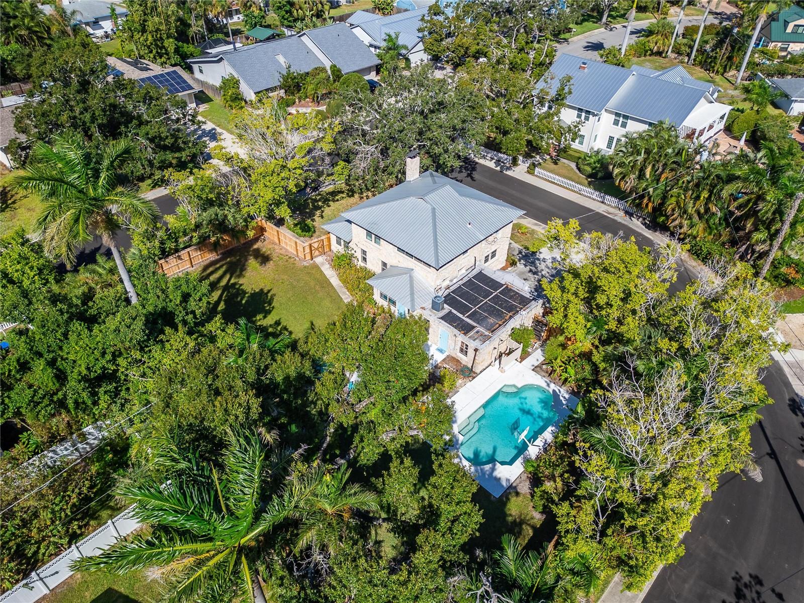 Image 79 of 89 For 1933 3rd Avenue W