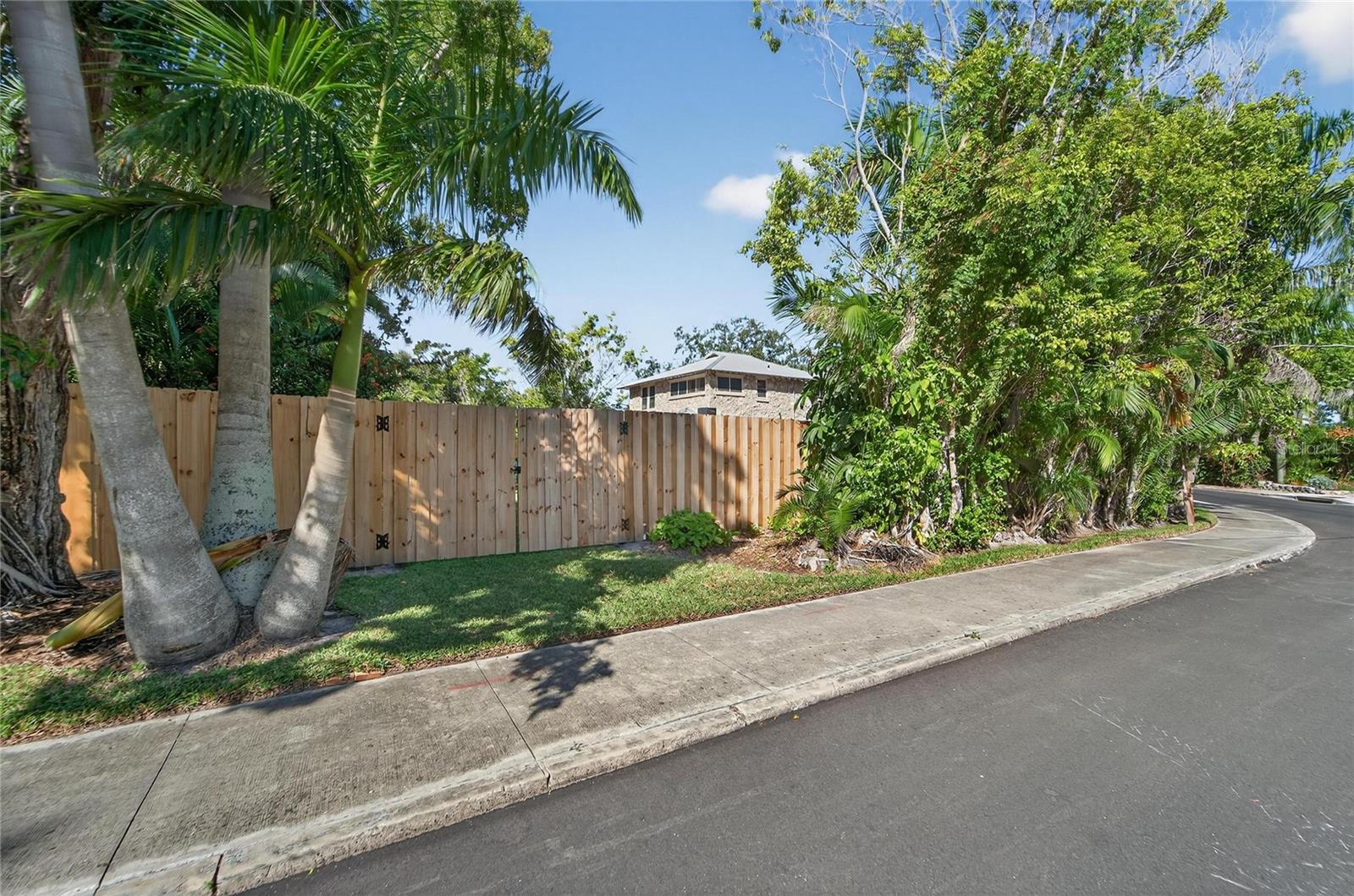 Image 83 of 89 For 1933 3rd Avenue W