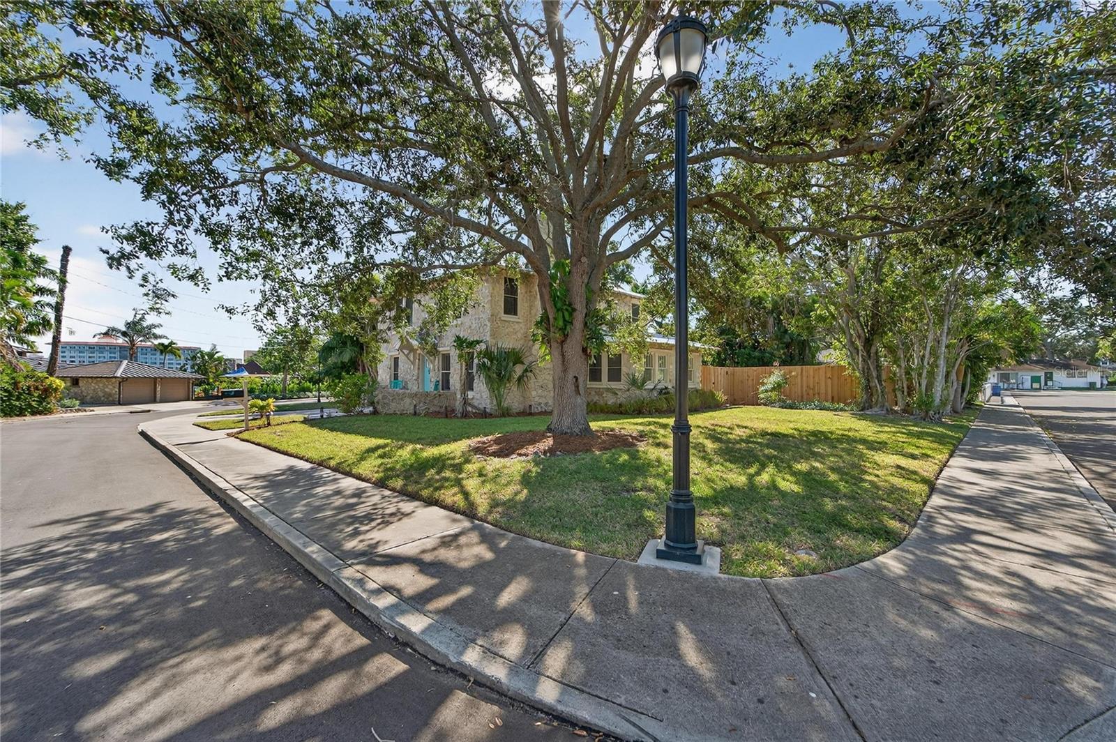 Image 87 of 89 For 1933 3rd Avenue W