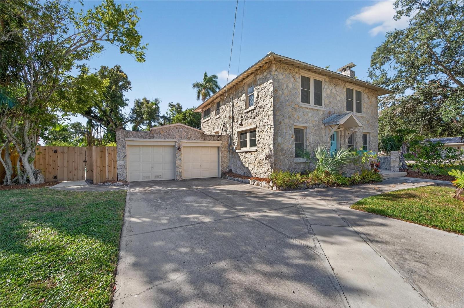 Image 9 of 89 For 1933 3rd Avenue W