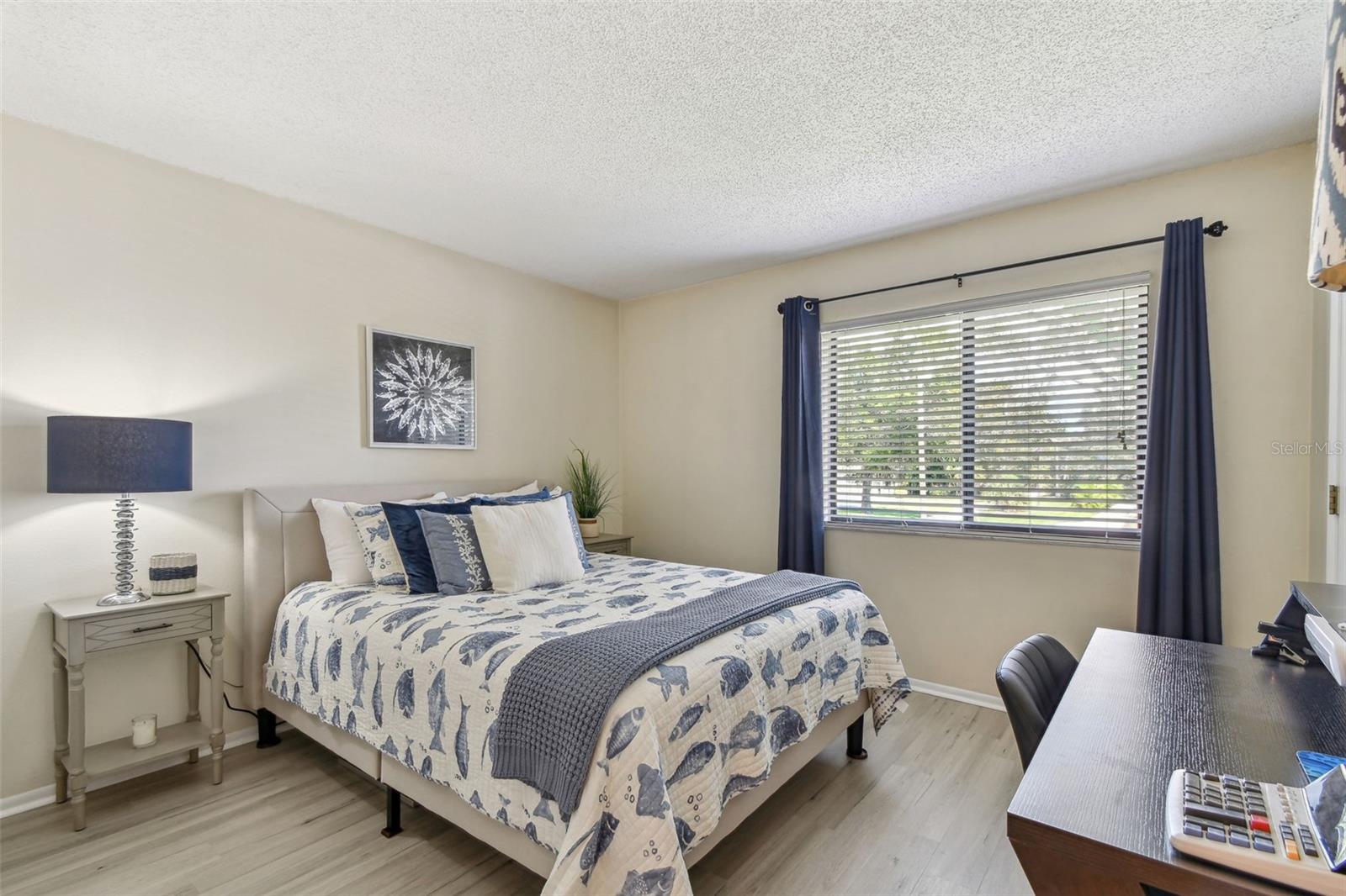 Image 19 of 29 For 2087 Hunters Glen Drive  128
