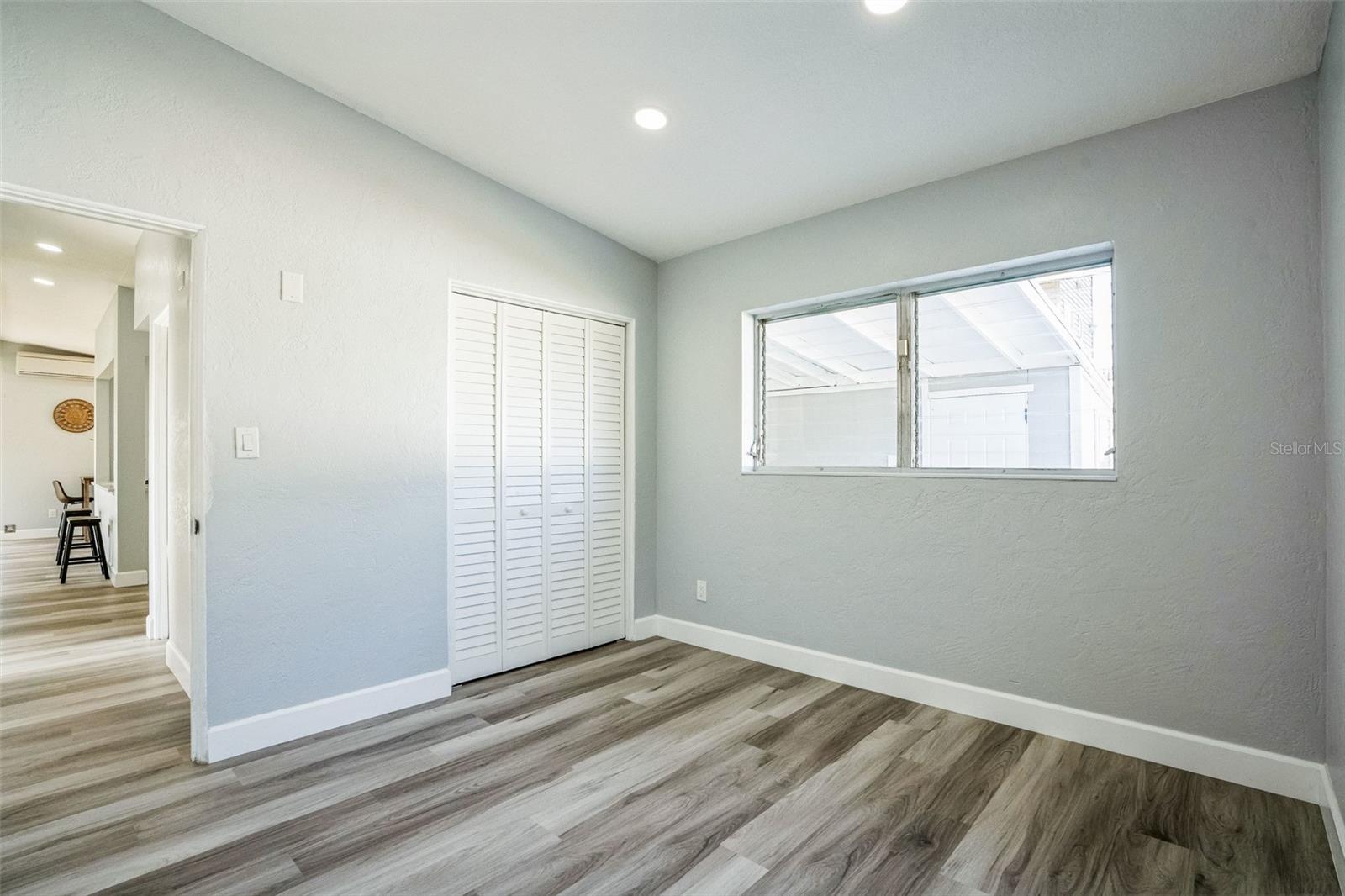 Image 22 of 26 For 101 Sunlit Cove Drive Ne