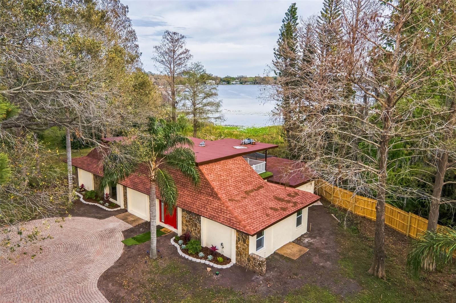Details for 14333 Lake Magdalene Boulevard, TAMPA, FL 33618