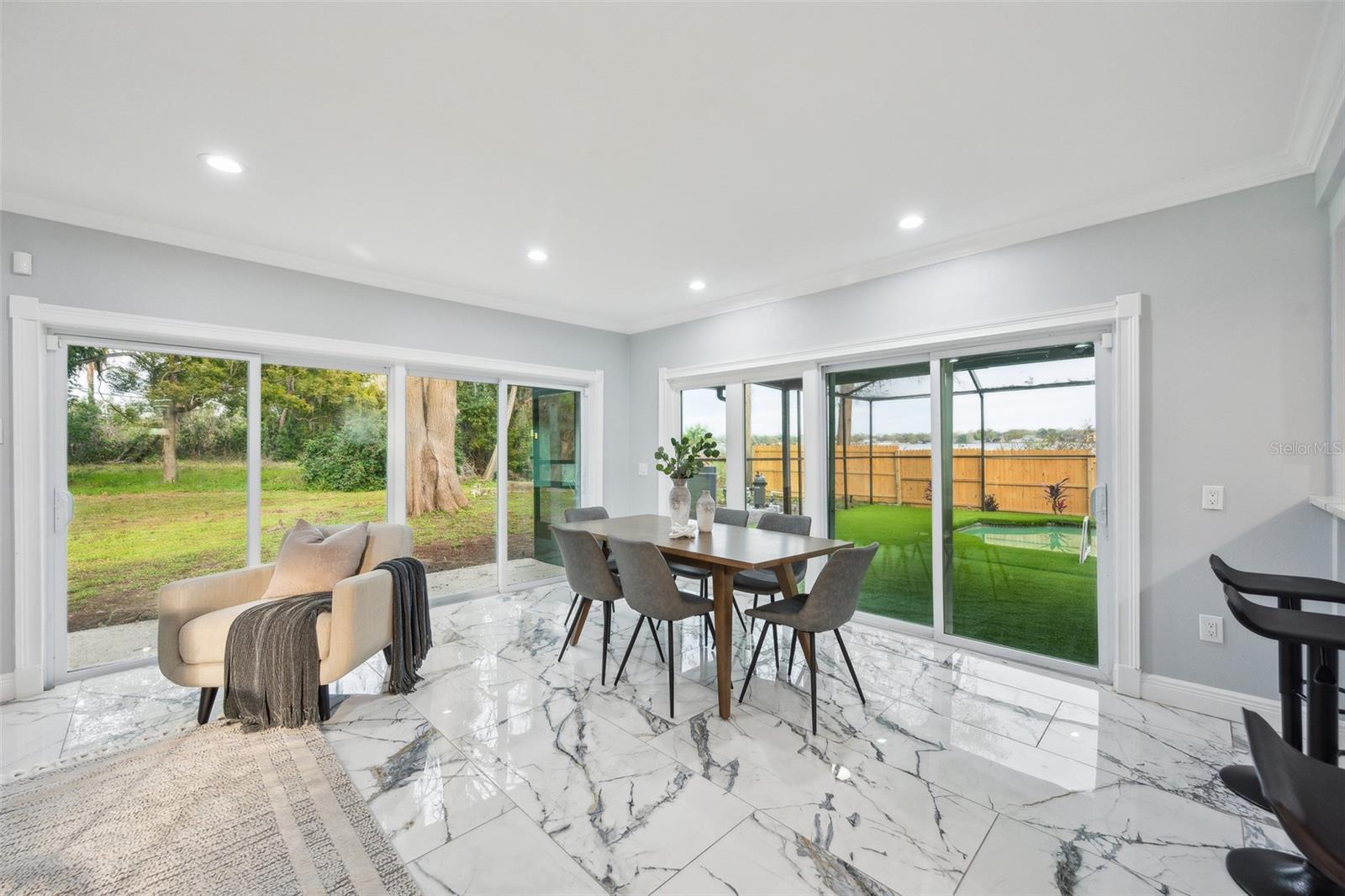 Image 11 of 39 For 14333 Lake Magdalene Boulevard