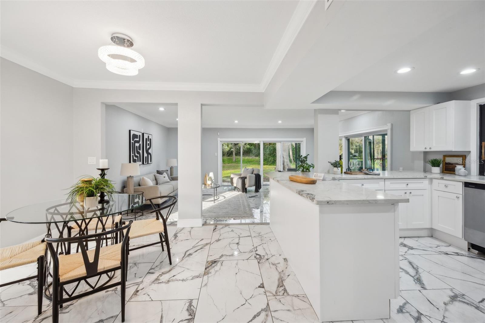 Image 12 of 39 For 14333 Lake Magdalene Boulevard