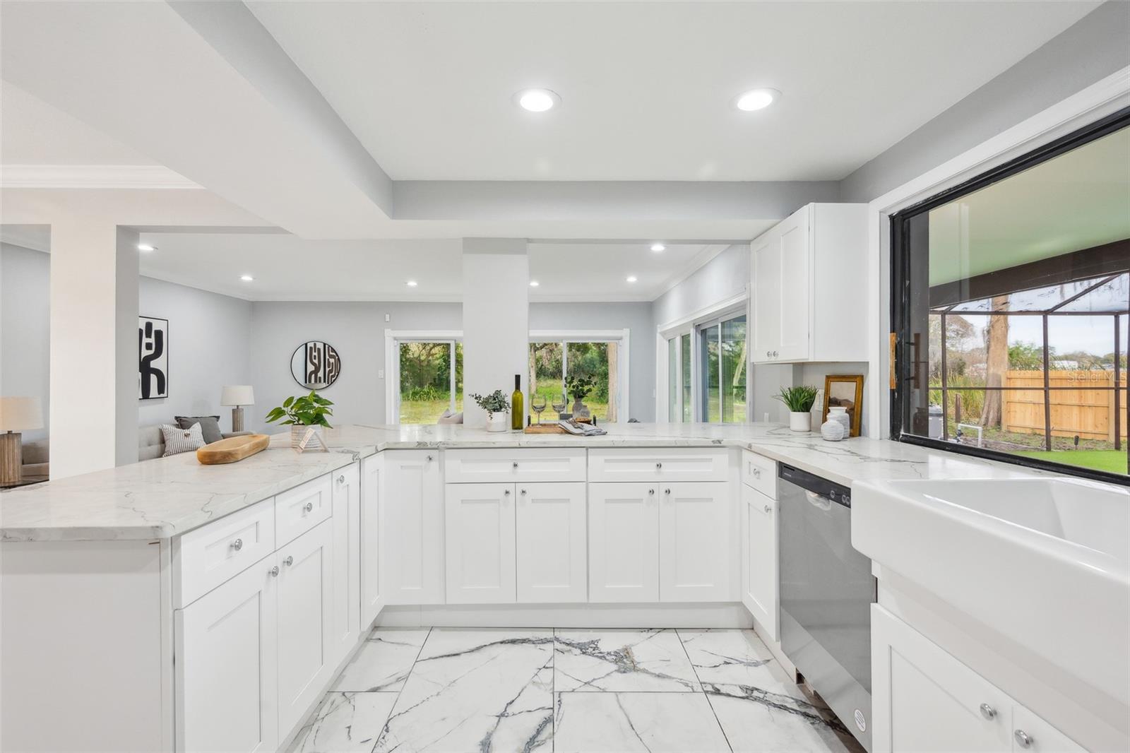 Image 16 of 39 For 14333 Lake Magdalene Boulevard