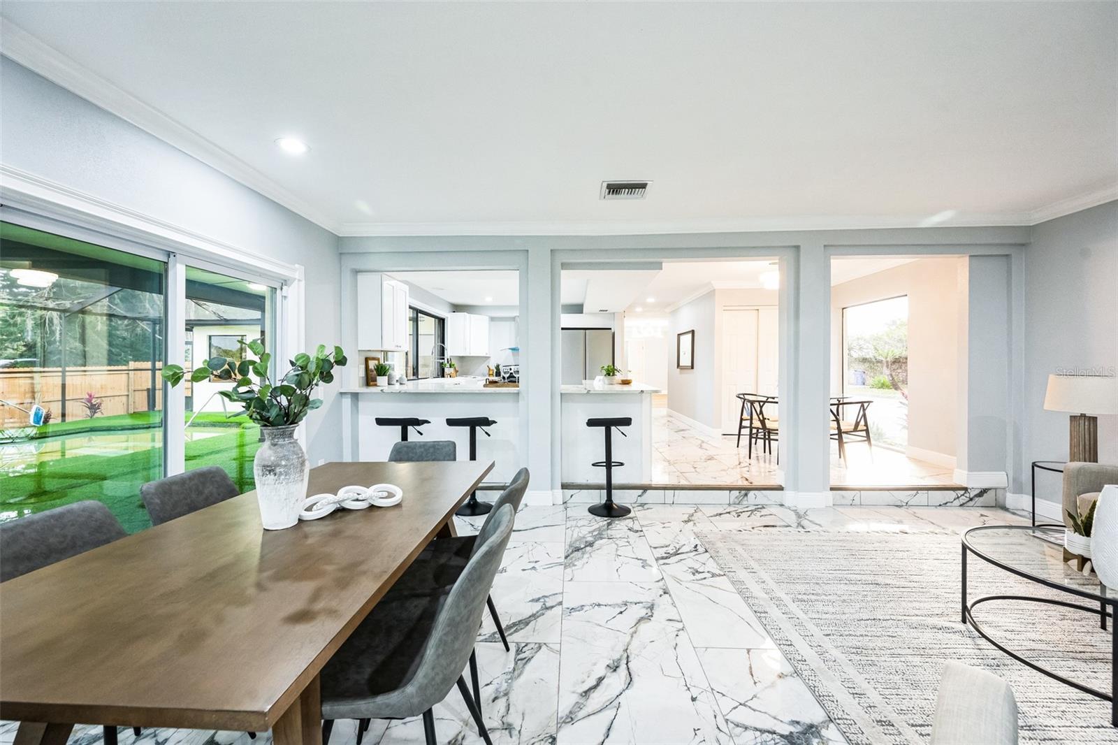 Image 18 of 39 For 14333 Lake Magdalene Boulevard