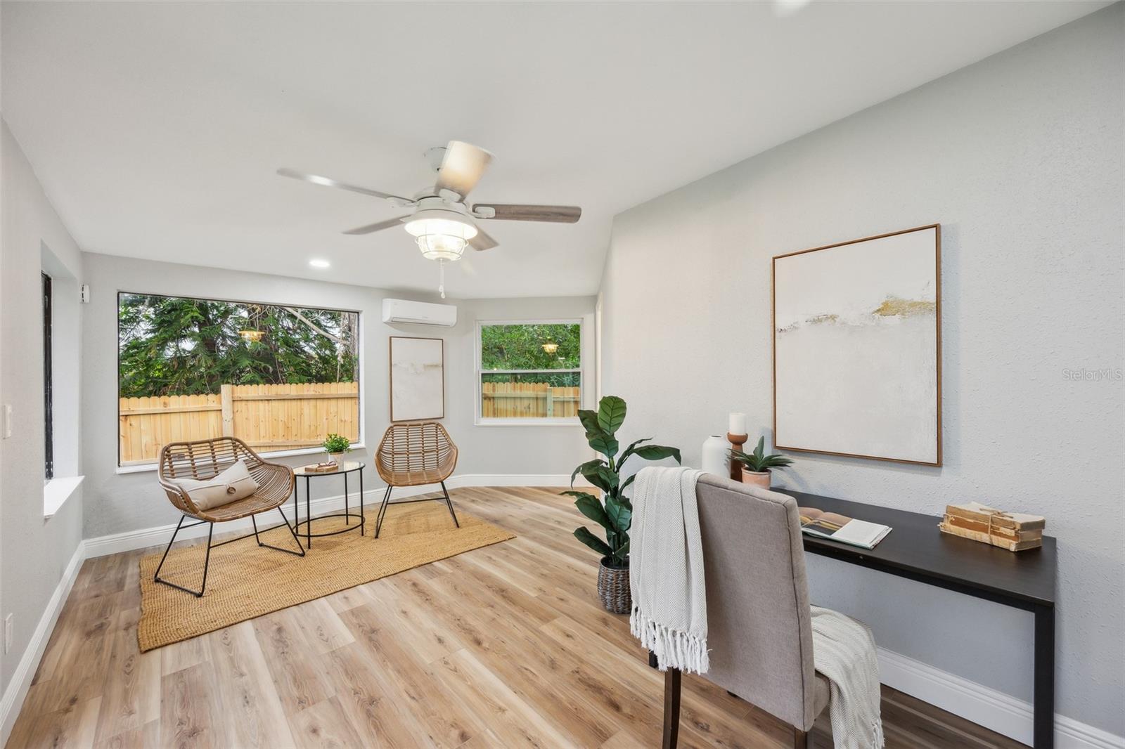 Image 19 of 39 For 14333 Lake Magdalene Boulevard